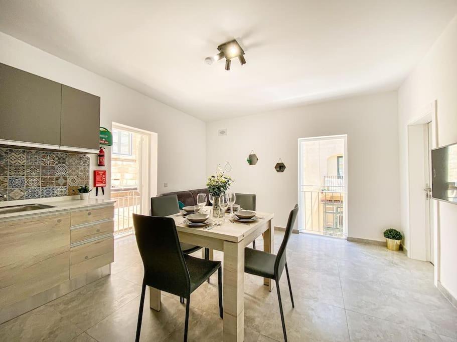Lovely 1- Bedroom Apartment In Floriana Exterior photo