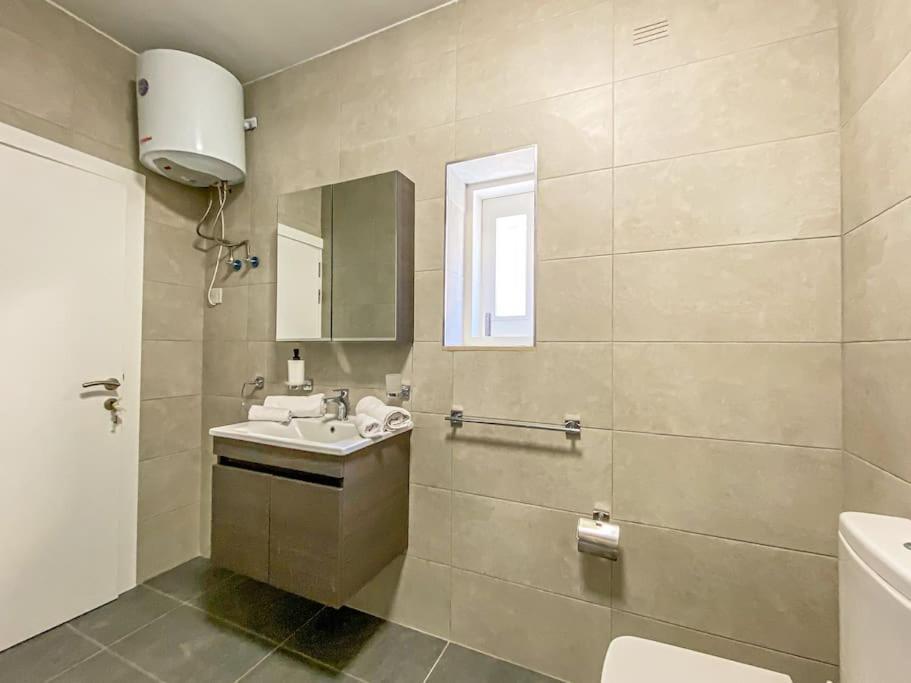 Lovely 1- Bedroom Apartment In Floriana Exterior photo
